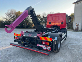 شاحنة ذات الخطاف IVECO EUROCARGO 160E32 CON SCARRABILE NUOVO: صور 5
