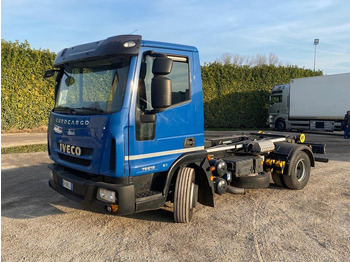 شاحنة ذات الخطاف IVECO EuroCargo 75E