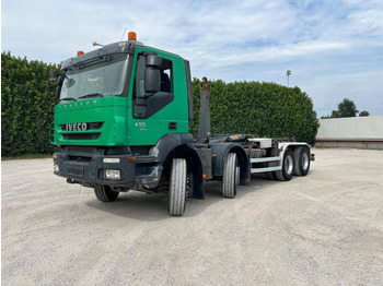 شاحنة ذات الخطاف IVECO Trakker