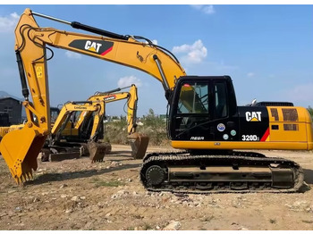 حفارات زحافة CATERPILLAR 320D2