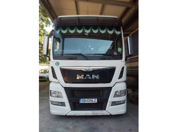 شاحنة جرار MAN TGX 18.440