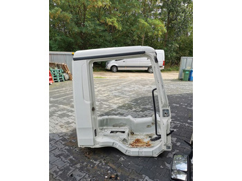 الكابينة والداخلية MAN TGL