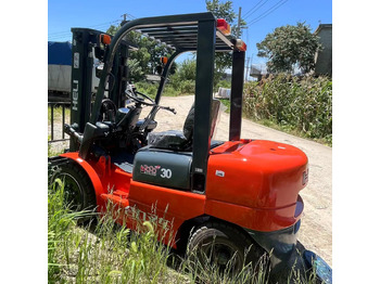 رافعة شوكية ديزل HELI