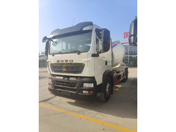 شاحنة خلاطة خرسانة SINOTRUK HOWO