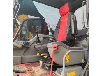 حفارة VOLVO Excavator EC240 Click for Discount: صور 4 حفارة VOLVO Excavator EC240 Click for Discount: صور 4