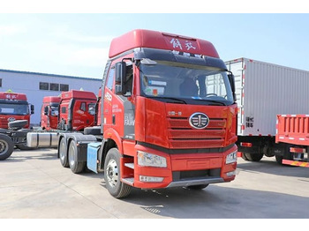 شاحنة جرار FAW