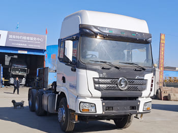 شاحنة جرار SHACMAN