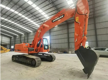 حفارات زحافة DOOSAN DX225