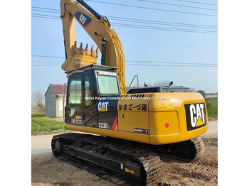 حفارات زحافة CATERPILLAR 323