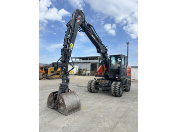 حفارة على عجلات ATLAS