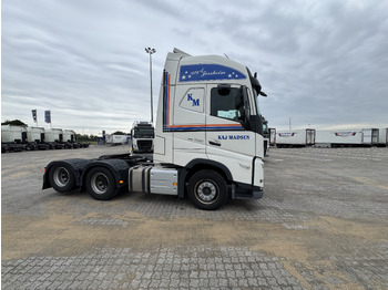 شاحنة جرار VOLVO FH 500
