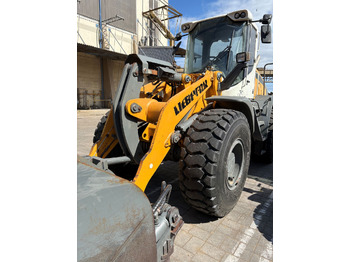 اللودر بعجل LIEBHERR L 538