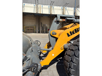 اللودر بعجل Liebherr L538: صور 2