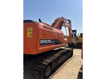 حفارات زحافة DOOSAN DH225