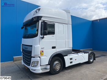 شاحنة جرار DAF XF 440