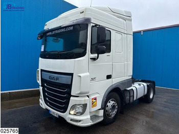 شاحنة جرار DAF XF 460