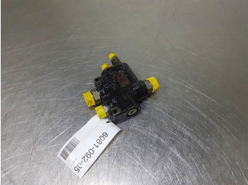 علم السوائل المتحركة - آلات البناء Ahlmann AL100-Char-Lynn-Priority valve/Prioritaetsventil: صور 3 علم السوائل المتحركة - آلات البناء Ahlmann AL100-Char-Lynn-Priority valve/Prioritaetsventil: صور 3