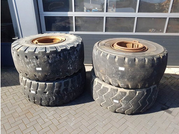 الإطارات والجنوط - آلات البناء Case 921C-Michelin 26.5R25-Tire/Reifen/Band: صور 2