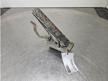الكابينة والداخلية LIEBHERR