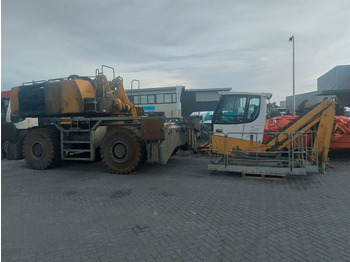 حفارة النقل والشحن LIEBHERR