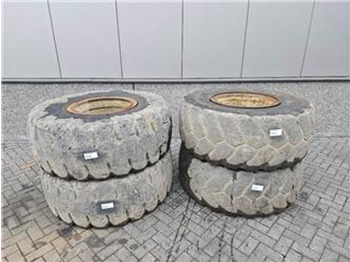 الإطارات والجنوط TEREX