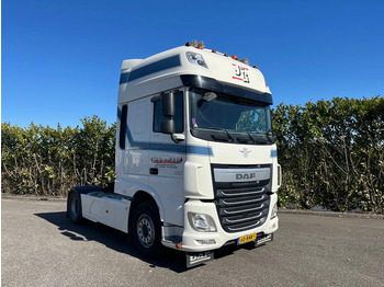 شاحنة جرار DAF XF 460