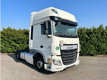 شاحنة جرار DAF XF 460