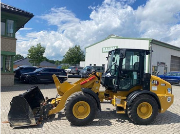 اللودر بعجل CATERPILLAR 908