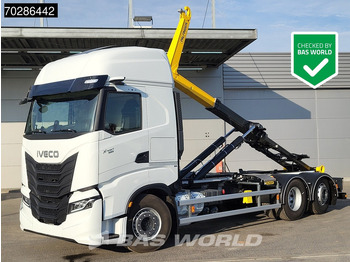 شاحنة ذات الخطاف IVECO X-WAY
