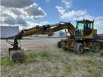 حفارة على عجلات CASE 788