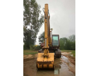 حفارة على عجلات CASE