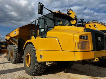 شاحنة مفصلية CATERPILLAR 740