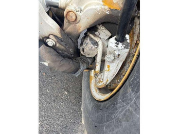 آلة تسوية الأرض John Deere 622GP EQUIPEE GPS 3D: صور 4 آلة تسوية الأرض John Deere 622GP EQUIPEE GPS 3D: صور 4