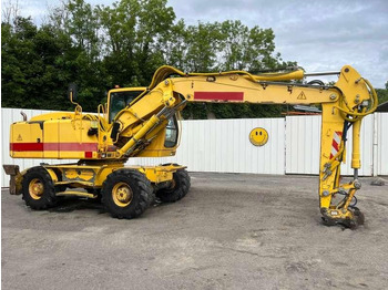 حفارة على عجلات LIEBHERR A 900