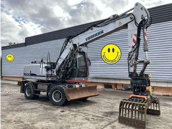 حفارة على عجلات LIEBHERR A 900