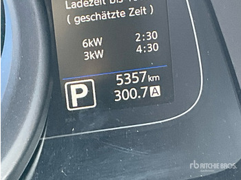 شاحنات مسطحة NISSAN