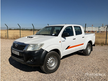 شاحنة البيك أب TOYOTA Hilux