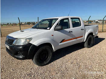 شاحنة البيك أب TOYOTA Hilux