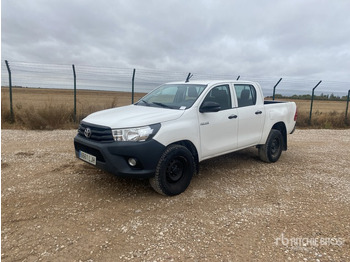 شاحنة البيك أب TOYOTA Hilux