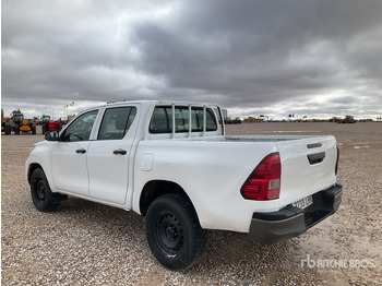 شاحنة البيك أب TOYOTA Hilux