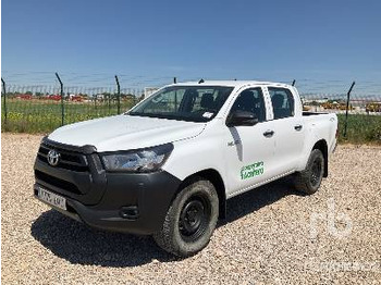 شاحنة البيك أب TOYOTA Hilux