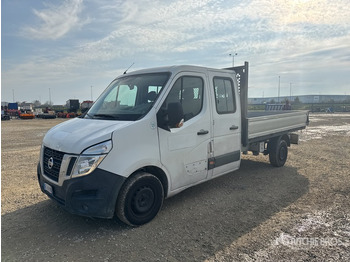 شاحنات مسطحة NISSAN NV400