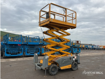 رافعات مقصية 2014 Haulotte Compact12DX 4x4 Diesel Scissor Lift: صور 2