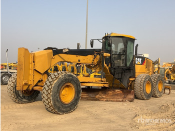 آلة تسوية الأرض CATERPILLAR 14
