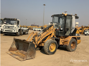اللودر بعجل CATERPILLAR 906