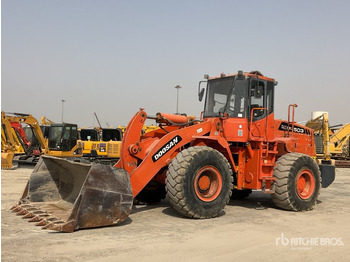 اللودر بعجل 2012 Doosan DL503 Gold: صور 2
