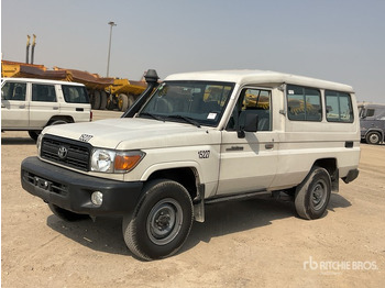سيارة دفع رباعي TOYOTA Land Cruiser
