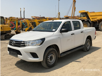 شاحنة البيك أب TOYOTA Hilux