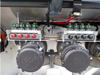 شاحنة صهريج VOLVO FM: صور 2 شاحنة صهريج VOLVO FM: صور 2