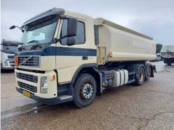 شاحنة صهريج VOLVO FM